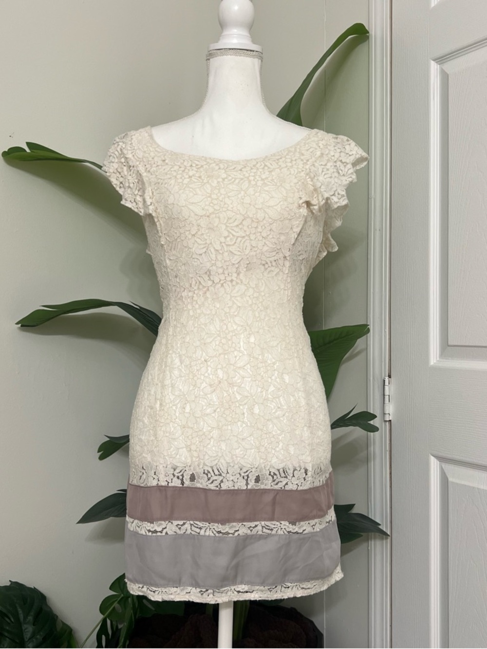 American Eagle Cream Lace Short Sleeve Dress with Neutral Band Hem
